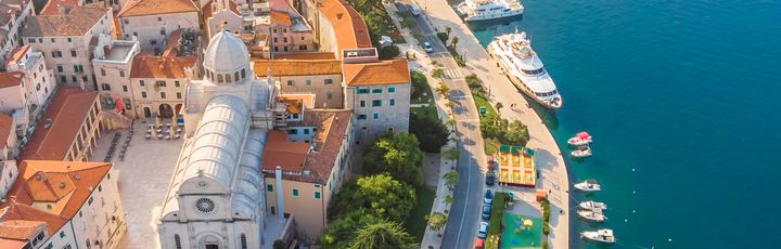 Šibenik Dalmatien Blick auf die Küste