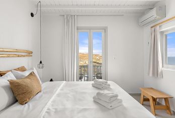 Hotel, Penelope Village