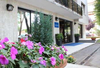 Hotel, Club Hotel 
