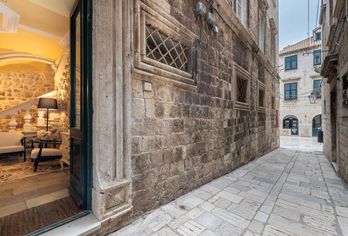 Palmotta Palace
