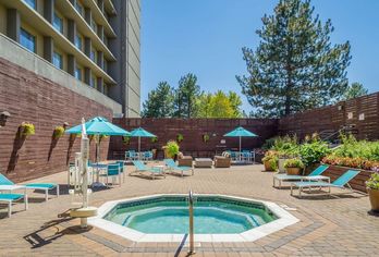 DoubleTree by Hilton Hotel Denver
