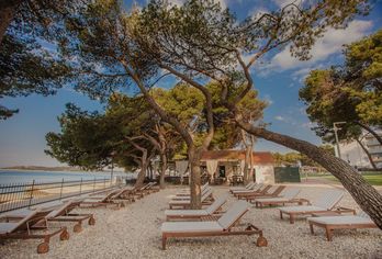 Hotel, Villa Arausana & Antonina