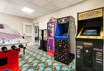 Hotel, Wyndham Garden Niagara Falls Fallsview