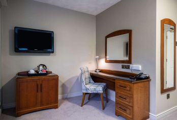 Hotel, Malone Lodge Hotel & Apartments