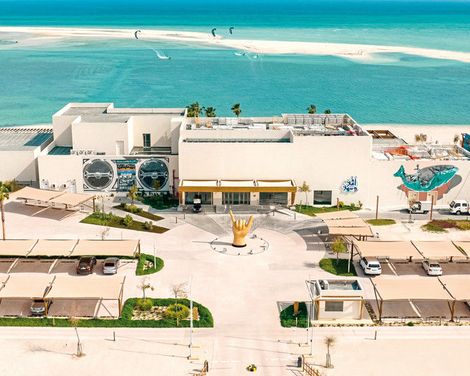 Fuwairit Kite Beach Tapestry Collection by Hilton-3