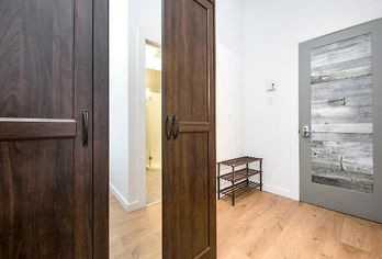 Hotel, HoMa Homestay Hotel by Olympic Stadium Montreal Auberge-Hostel