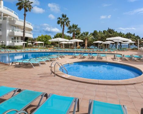 Tropic Garden Hotel & Apartments-4