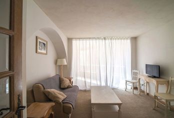 Hotel, Hotel Mariana