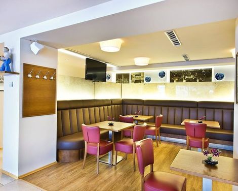 Hotel & Palais Strudlhof-4