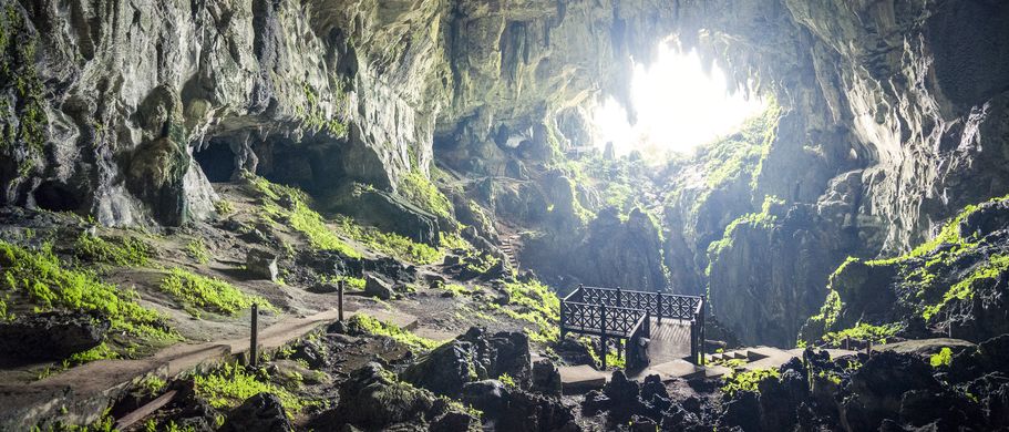 Im Gunung-Mulu-Nationalpark wartet die zweitgrößte Höhle der Welt auf Sie 