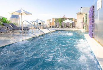Hotel, Porcel Ganivet
