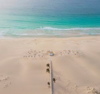 Strand mit Steg am morgen auf Boa Vista
