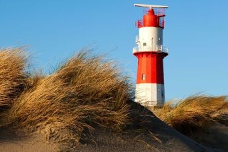 Leuchttum am Strand von Borkum.