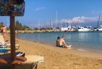 Hotel, Apollon