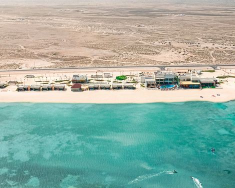 Fuwairit Kite Beach Tapestry Collection by Hilton-2