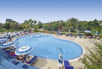 Hotel, Hotel Villaggio Pineta Petto Bianco