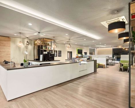 Super 8 by Wyndham Munich City North-2