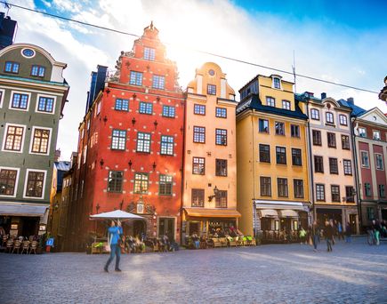 Altstadt mit bunten Häusern in Stockholm, Schweden