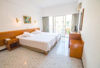 Hotel, Hotel Amic Gala