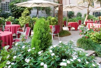 Hotel, Amadeus
