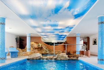 Hotel, Hotel Capricho & Spa