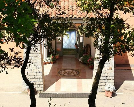 Pausania Inn-2