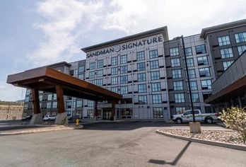 Hotel, Sandman Signature Dartmouth Hotel & Suites