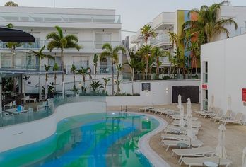 Hotel, Tasia Maris Oasis