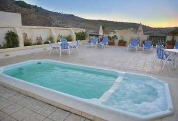 Hotel, Saint Patrick's Hotel