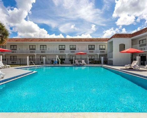 Travelodge by Wyndham Orlando Lake Buena Vista South-1