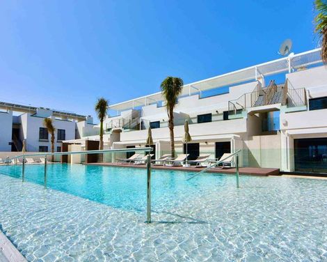 Esmeralda Cotillo Homes by LIVVO-2