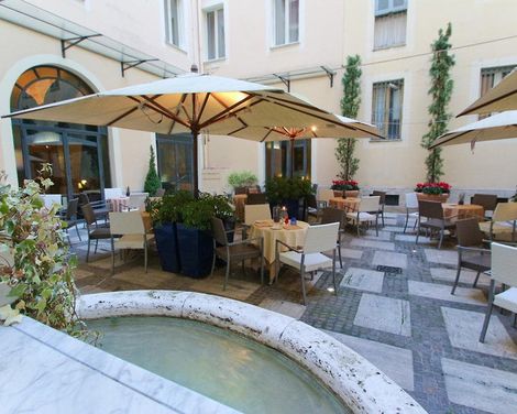 UNA Hotels Empire Roma-4