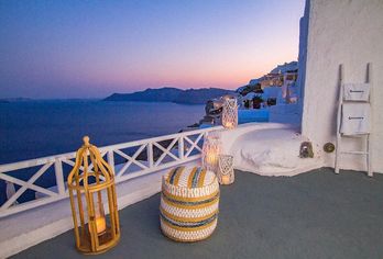 Hotel, Alexander's Suites